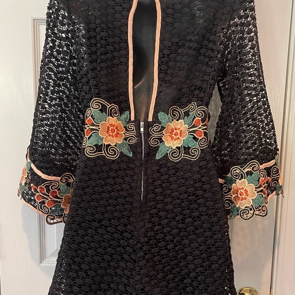 SOLARIS STYLE CROCHET EMBROIDERED ROMPER Size M - Picture 5 of 11